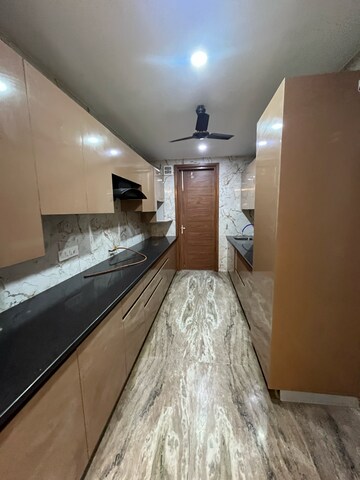 Kitchen in 3 BHK Builder Floor at Sushant Vyapaar Kendra, Dlf Phase iv – for Rent