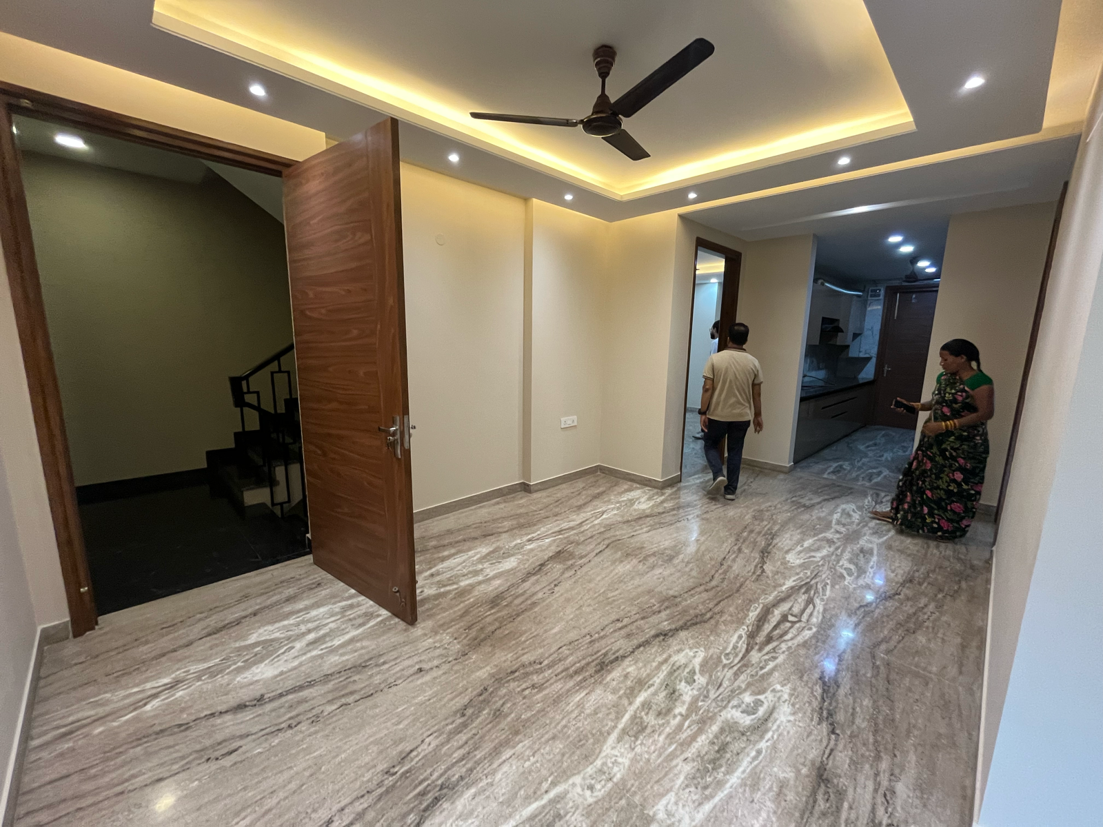 3 BHK + Servant Room Builder Floor For Rent in Sushant Vyapaar Kendra