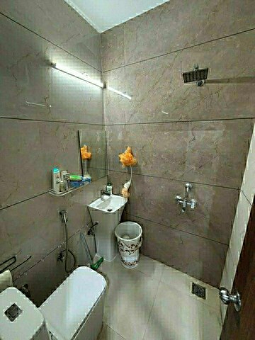 Bathroom in 2.5 BHK Builder Floor at Sector 29 – for Rent