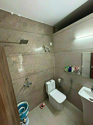 Bathroom in 2.5 BHK Builder Floor at Sector 29 – for Rent