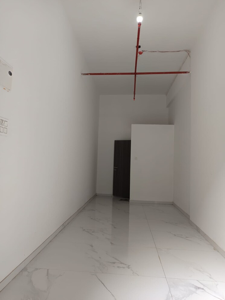 Room, kandivali west Commercial Shop 202 Sq.Ft. In Kandivali West Mumbai 9294889