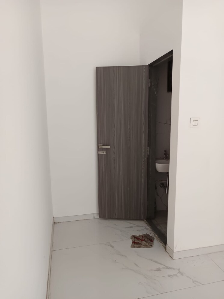 Bathroom, kandivali west Commercial Shop 202 Sq.Ft. In Kandivali West Mumbai 9294889