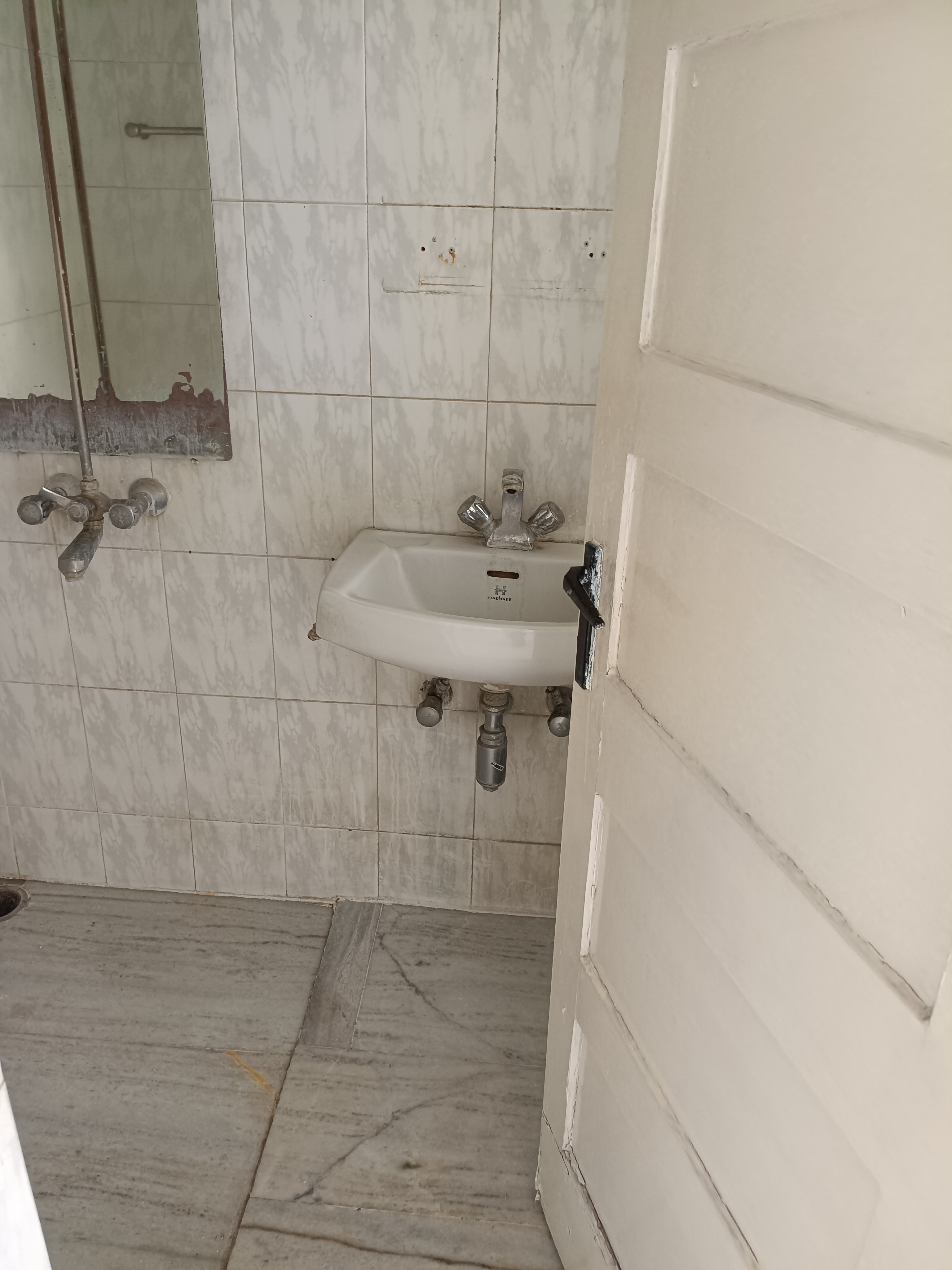 2 BHK Apartment For Rent in Clover Village