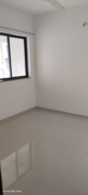 Room in 1 BHK Apartment at Lodha Palava City Lakeshore Greens, Dombivli East – for Rent