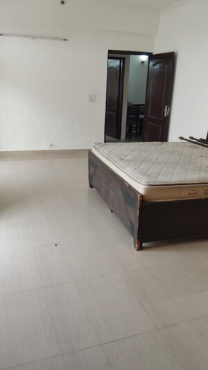 Room in 3 BHK Apartment at Gaur Sportswood, Sector 79 – for Rent