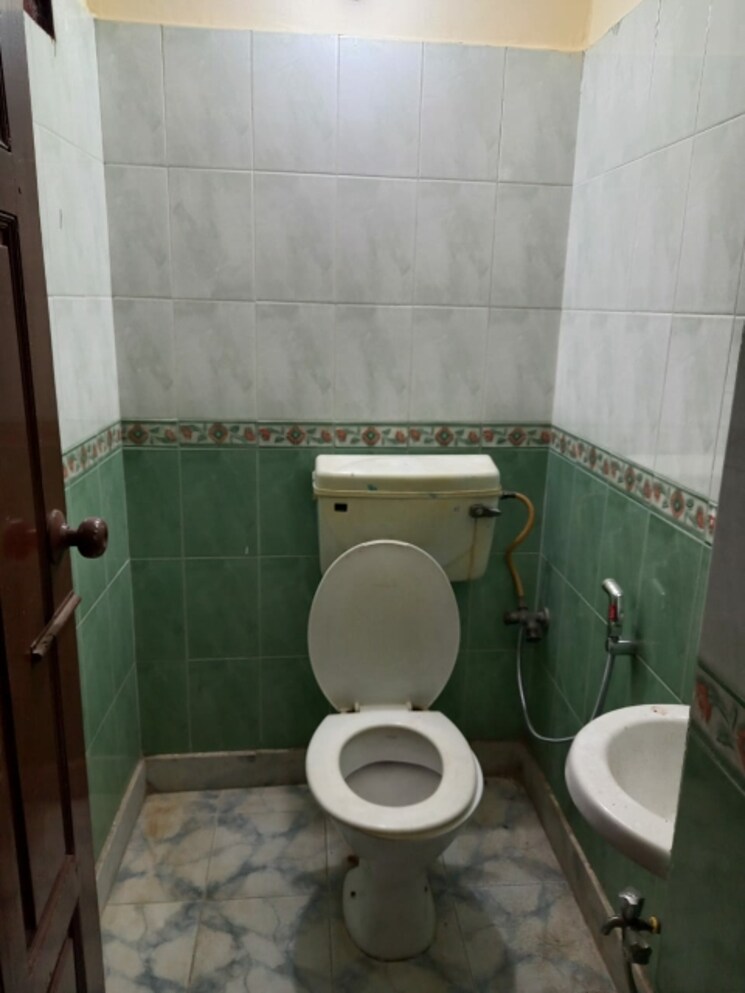 Bathroom, sector 10 2 Bedroom 1500 Sq.Ft. Independent House In Sector 10 Gurgaon 9294917