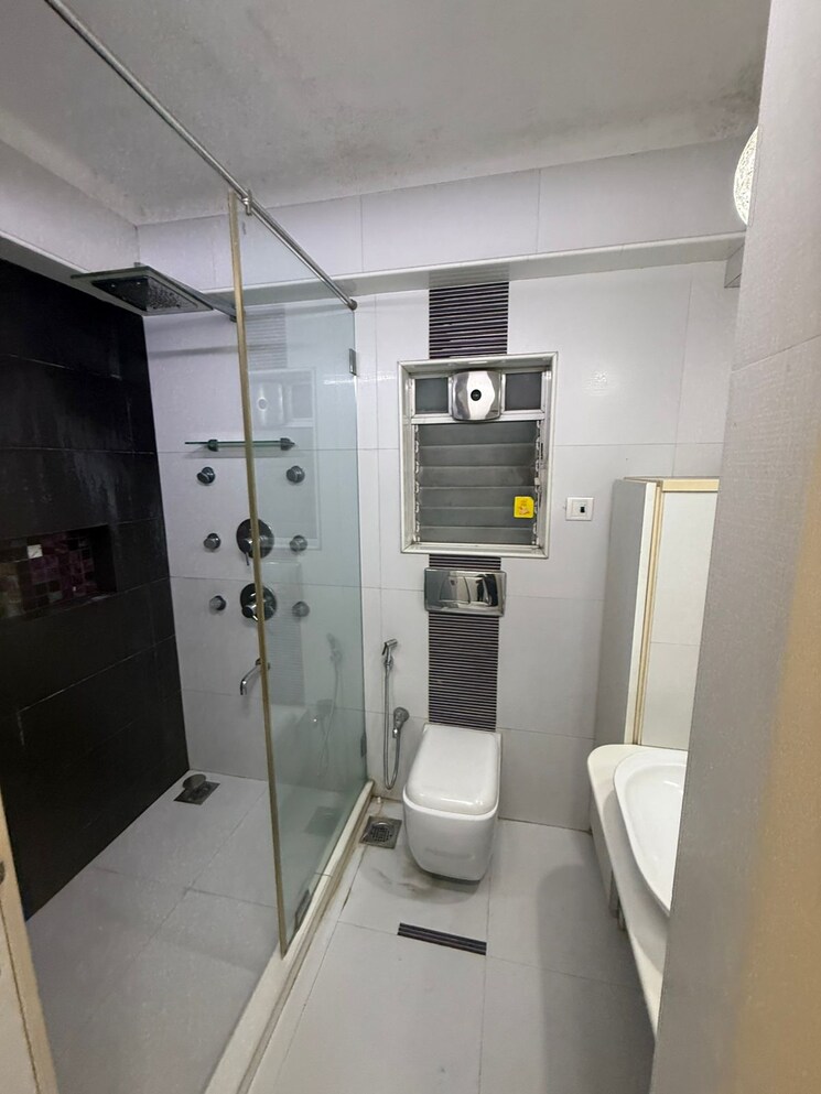 Bathroom, omkar-veda-exclusive 3 Bedroom 1200 Sq.Ft. Apartment In Parel Mumbai 9294928