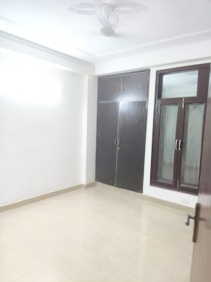 Room in 2 BHK Builder Floor at Saket – for Rent