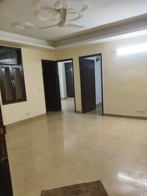 Room in 2 BHK Builder Floor at Saket – for Rent