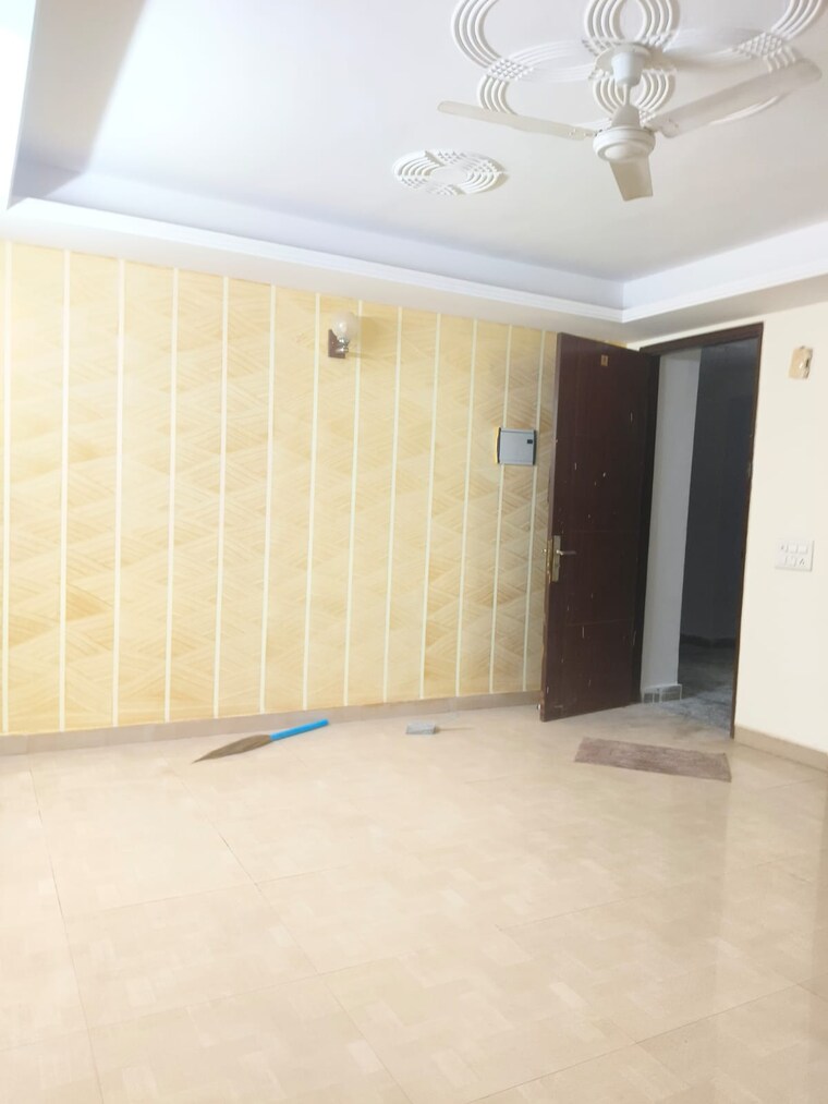 Room, saket 2 Bedroom 800 Sq.Ft. Builder Floor In Saket Delhi 9294939