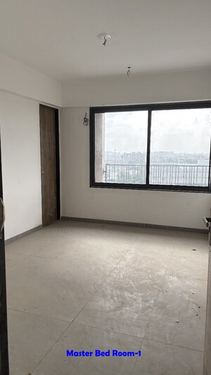 Room in 3 BHK Apartment at Sola – for Rent