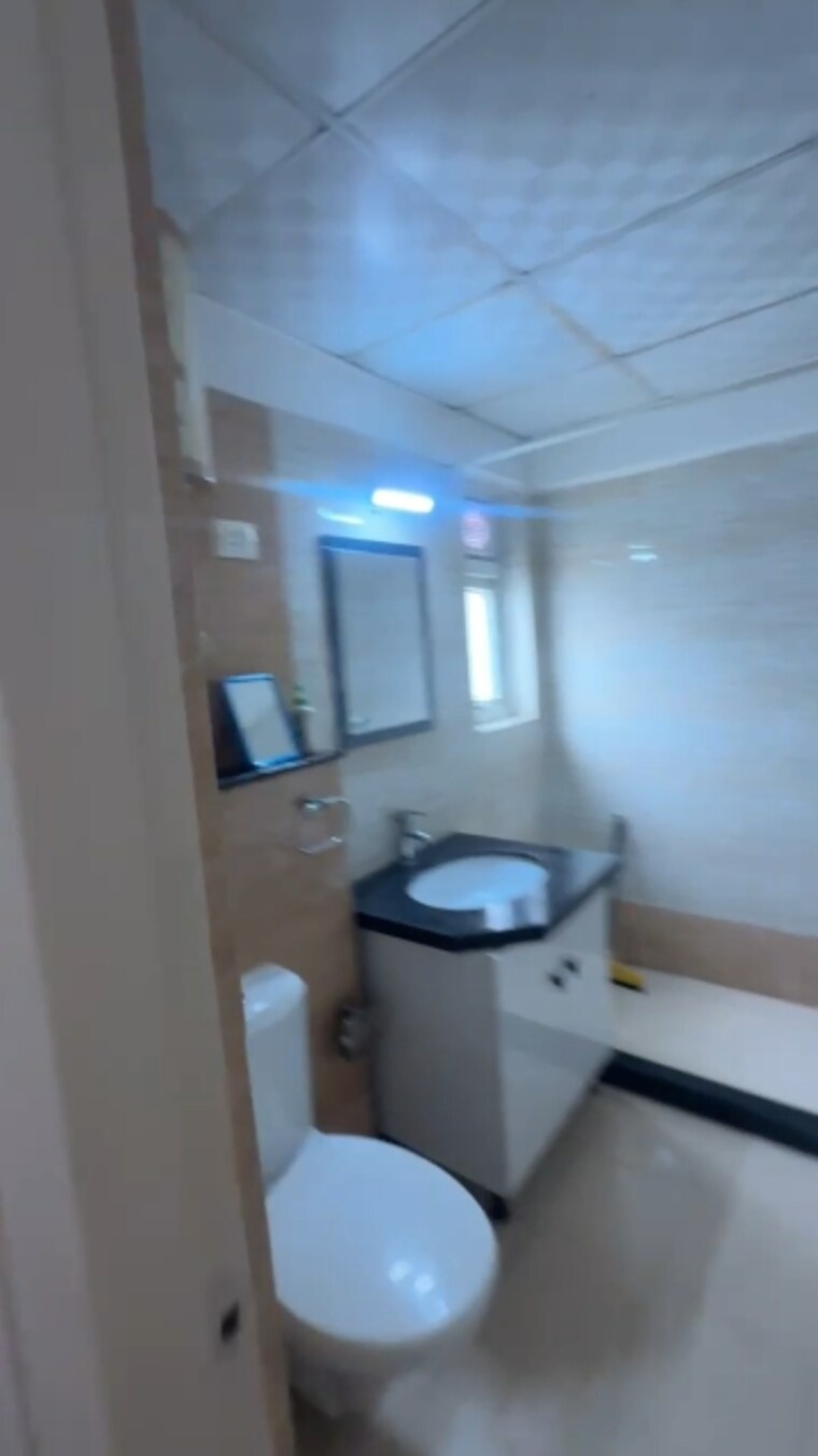 Bathroom, corona-optus 3 Bedroom 2000 Sq.Ft. Apartment In Sector 37c Gurgaon 9295002