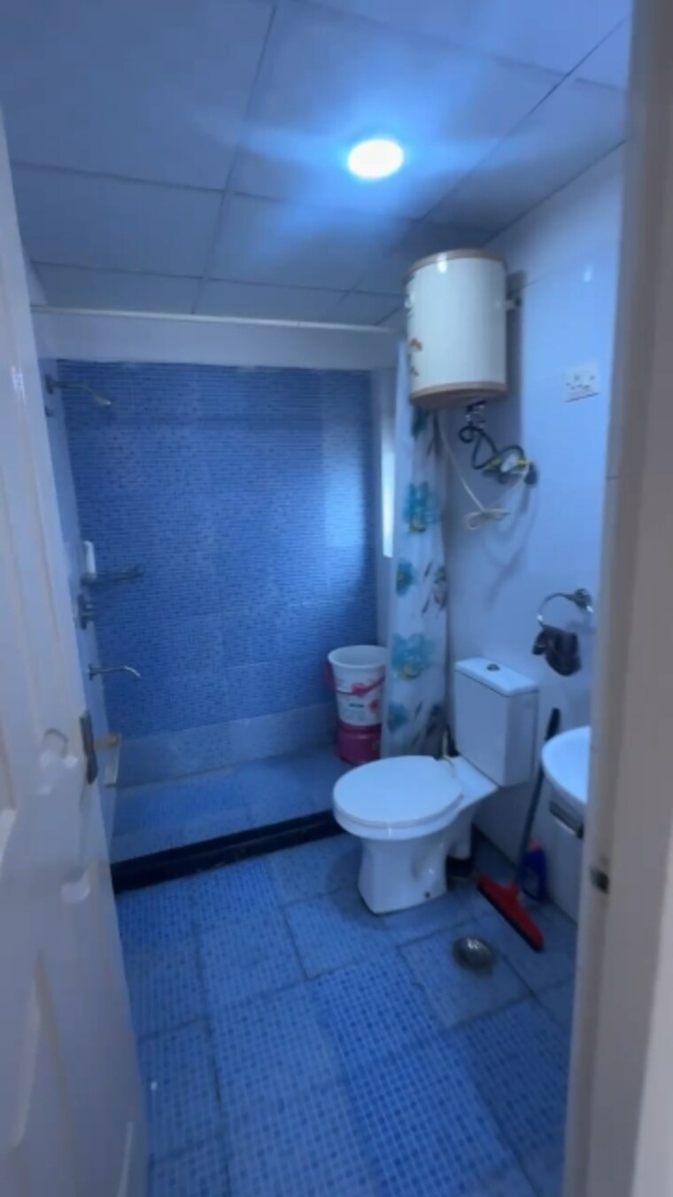 Bathroom, corona-optus 3 Bedroom 2000 Sq.Ft. Apartment In Sector 37c Gurgaon 9295002