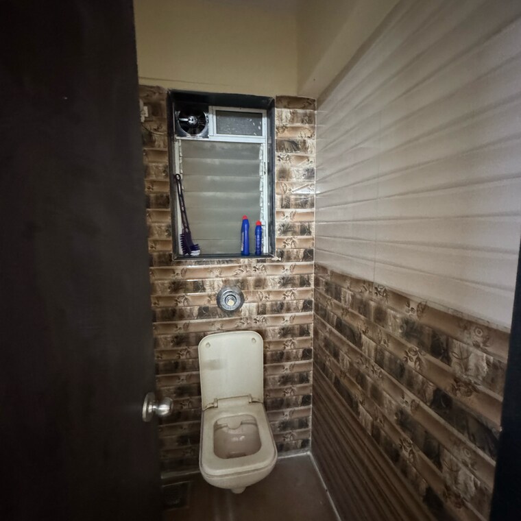 Bathroom, bhandup west 1 Bedroom 350 Sq.Ft. Apartment In Bhandup West Mumbai 9295006