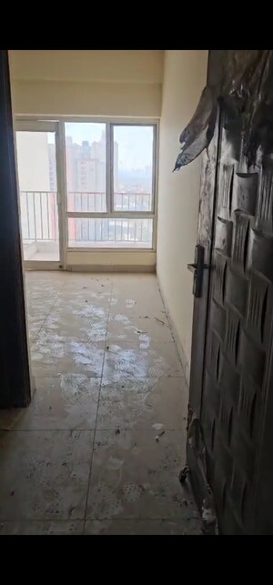 Room in 3 BHK Apartment at Panchsheel Hynish, Sector 1 Greater Noida – for Sale