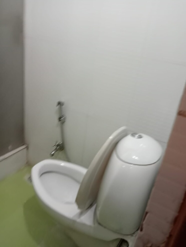 Washroom, gomti nagar Commercial Office Space 900 Sq.Ft. In Gomti Nagar Lucknow 9295019
