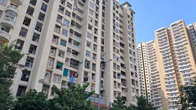 Exterior View, amrapali-silicon-city 3 Bedroom 1420 Sq.Ft. Apartment In Sector 76 Noida 9295041