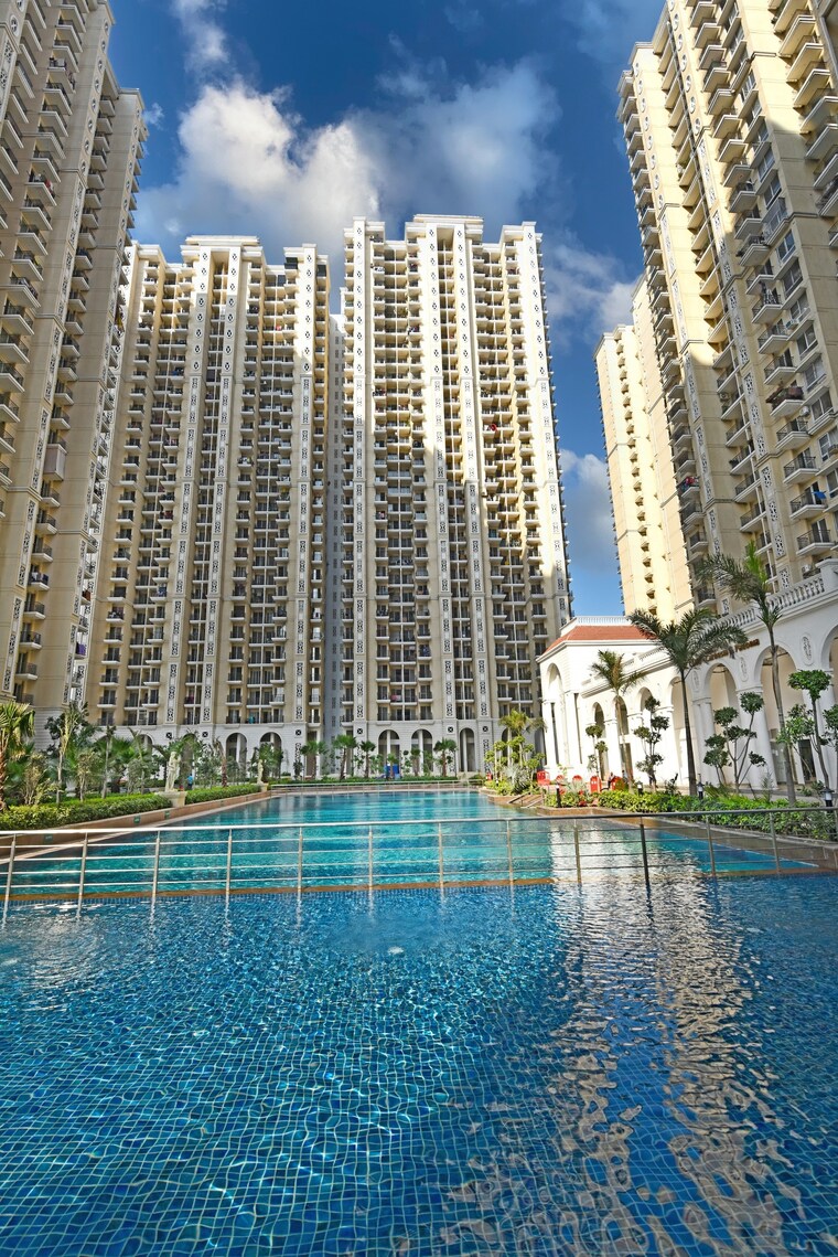 Swimming Pool, prateek-grand-city 2 Bedroom 970 Sq.Ft. Apartment In Siddharth Vihar Ghaziabad 9295024