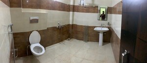 Bathroom in 2 BHK Independent House at Gomti Nagar – for Rent