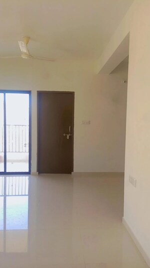 Room in 2 BHK Apartment at Omnium Royal, Nana Chiloda – for Rent