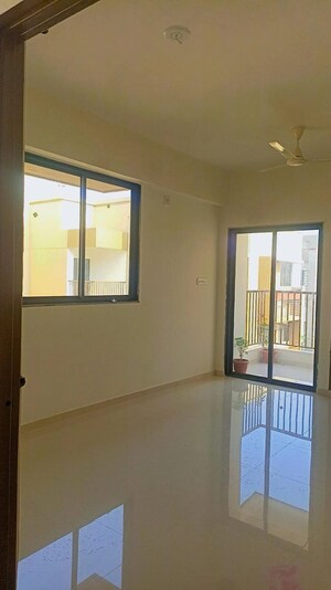 2 BHK Apartment For Rent in Omnium Royal, Nana Chiloda