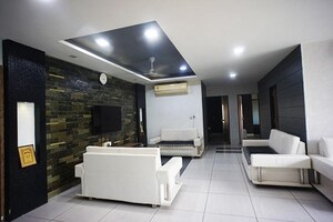 4 BHK Apartment For Sale in Navrangpura