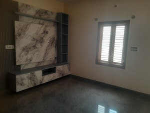 Room in 2 BHK Builder Floor at Nri Layout – for Rent