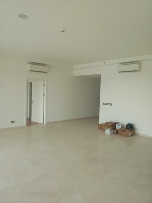 Room in 4 BHK Apartment at DLF The Crest, Sector 54 – for Rent