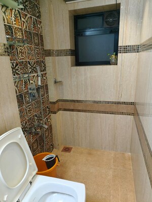 Furnished Amenities in 2 BHK Apartment at Woodland Apartment, Andheri West – for Rent