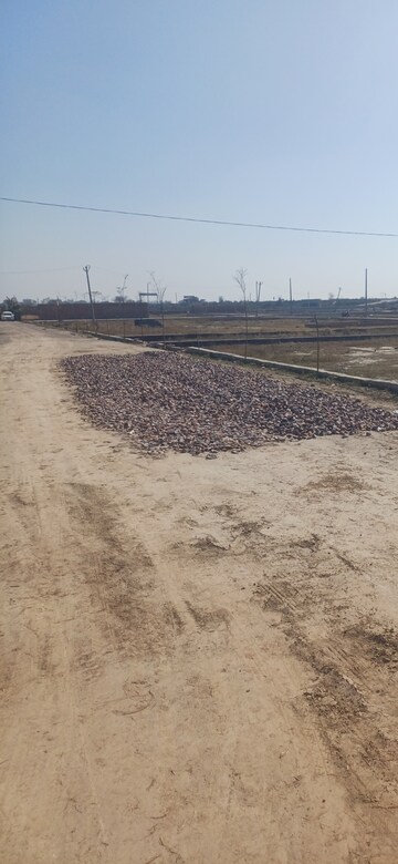  Plot For Sale in Jewar