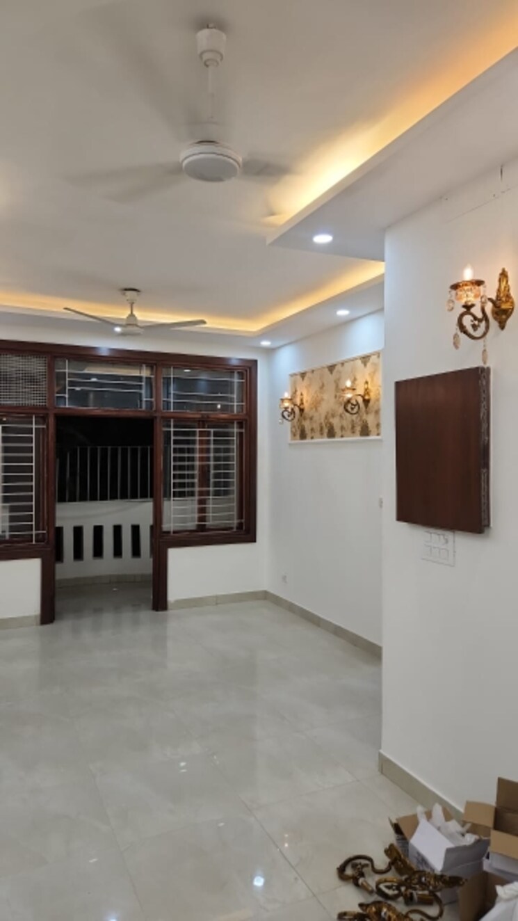 Living Room, sushant-lok-2 3 Bedroom 300 Sq.Yd. Builder Floor In Sector 57 Gurgaon 9295157