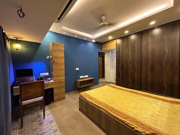 Bedroom in 2 BHK Apartment at Woodland Apartment, Andheri West – for Rent