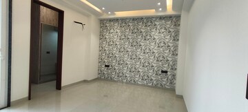 Room in 4 BHK Builder Floor at Unitech South City 1, South City 1 – for Rent
