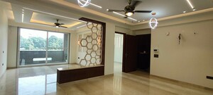 Room in 4 BHK Builder Floor at Unitech South City 1, South City 1 – for Rent