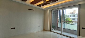 Building Lobby in 4 BHK Builder Floor at Unitech South City 1, South City 1 – for Rent