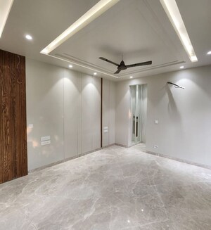 Room in 4 BHK Builder Floor at TDI The Grand Retreat, Sector 88 – for Sale