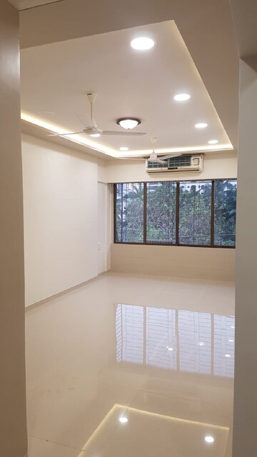 Room in 2 BHK Apartment at Bandra West – for Rent