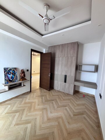 Bedroom in 3 BHK Apartment at Sector 71 – for Rent