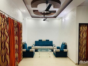 Furnished Amenities in 3 BHK Builder Floor at JakhaN-Rajpur Road – for Rent