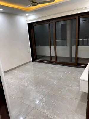 Room in 1 BHK Builder Floor at DLF Cyber Park, Sector 20 – for Rent