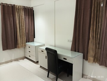 Team Area in 4 BHK Apartment at Banjara Hills – for Rent
