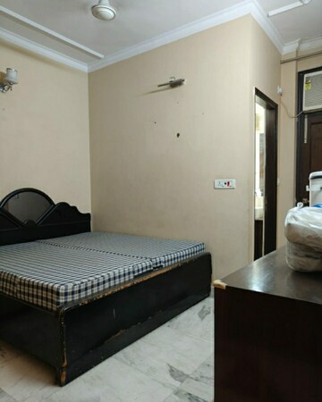 Bedroom in 2 BHK Builder Floor at East Patel Nagar – for Rent