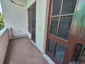 Staircase in 3 BHK Builder Floor at RWA Residential Society Sector 46, Sector 46 – for Rent