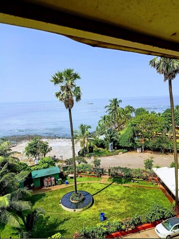 2 BHK Apartment – Exterior View View at Bandra West - for Rent