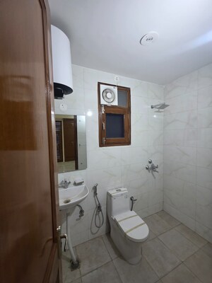 Master Bedroom in 3 BHK Builder Floor at Huda Staff Colony, Sector 46 – for Rent