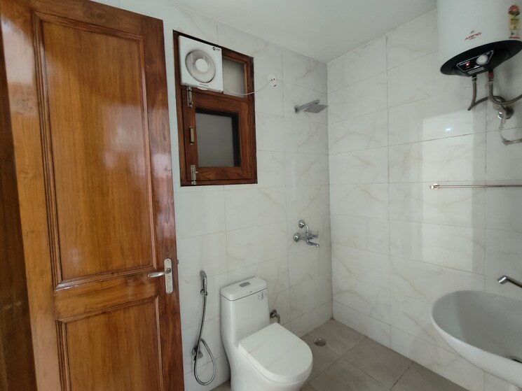 Bathroom, huda-staff-colony 3 Bedroom 1860 Sq.Ft. Builder Floor In Sector 46 Gurgaon 9295285
