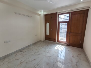 Room in 3 BHK Builder Floor at Huda Staff Colony, Sector 46 – for Rent
