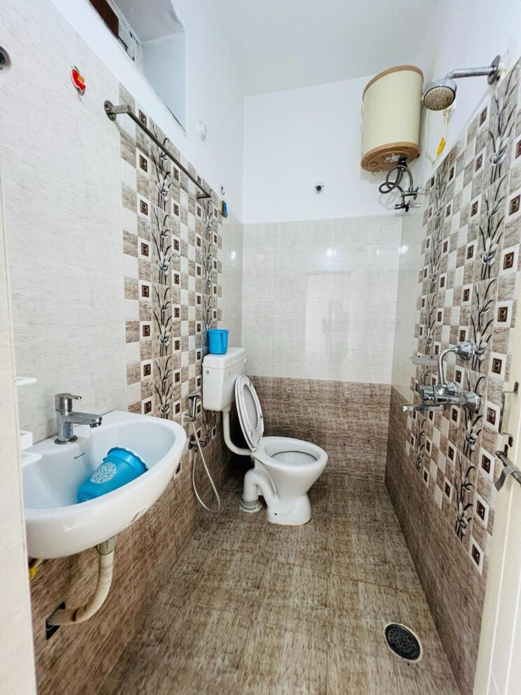 Bathroom, kondapur 2 Bedroom 1050 Sq.Ft. Builder Floor In Kondapur Hyderabad 9295370