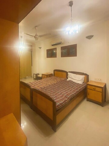 Bedroom in 3 BHK Apartment at Khar West – for Rent