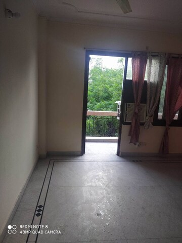 Room in 3 BHK Builder Floor at Malviya Nagar – for Rent